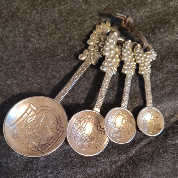 Vintage Decorative Silver Measuring Spoons - Picture 1 of 1